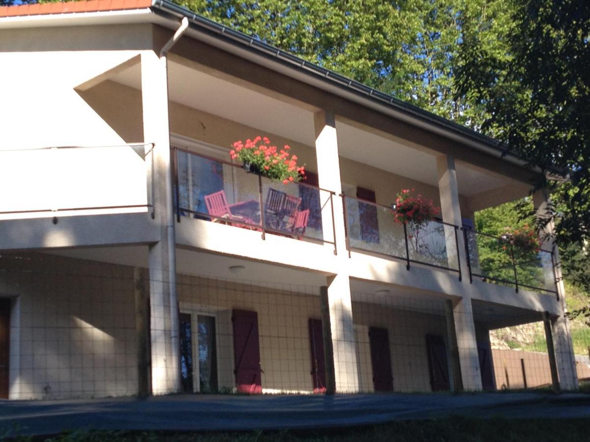 Le Mas de Servant Roulottes et chambres d'hôtes Auberives-en-Royans Exterior foto