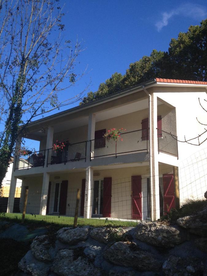 Le Mas de Servant Roulottes et chambres d'hôtes Auberives-en-Royans Exterior foto